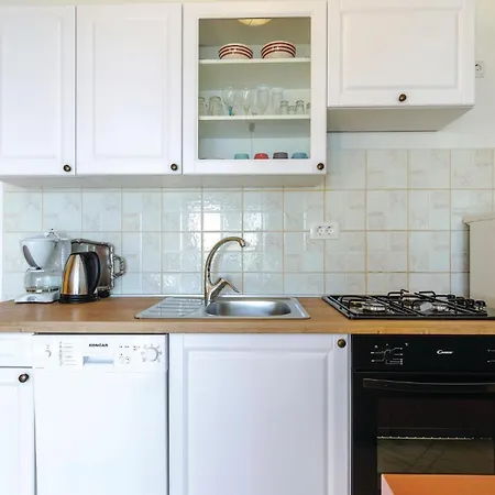 Apartment Stunning In With Wifi Novi Vinodolski